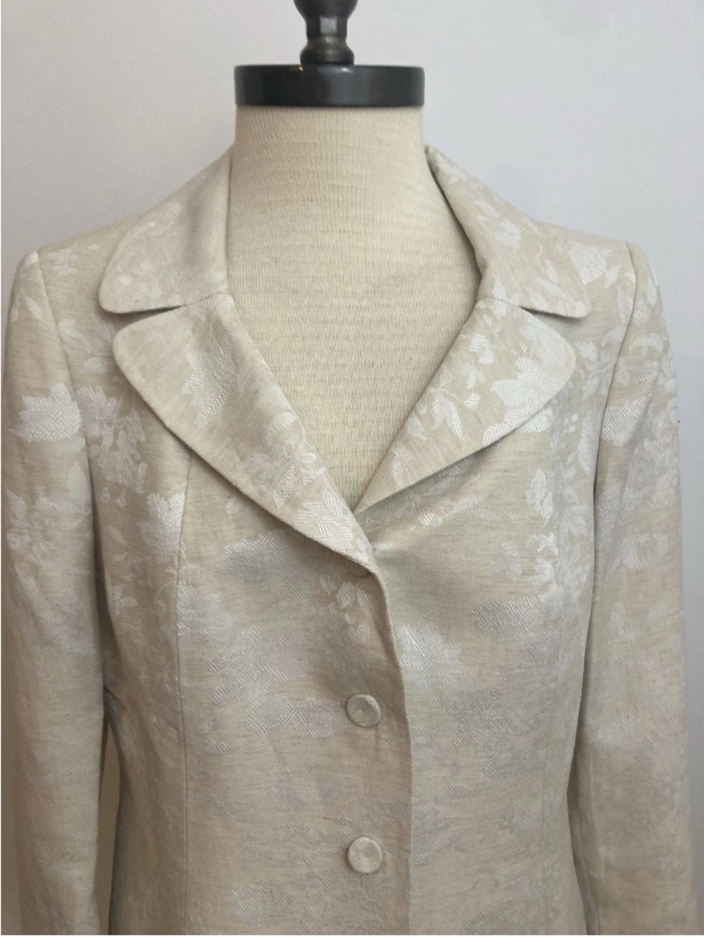 7-4 Le Suit Skirt Suit Beige Linen Blend 12p 12 Petite Brocade - Picture 2 of 5